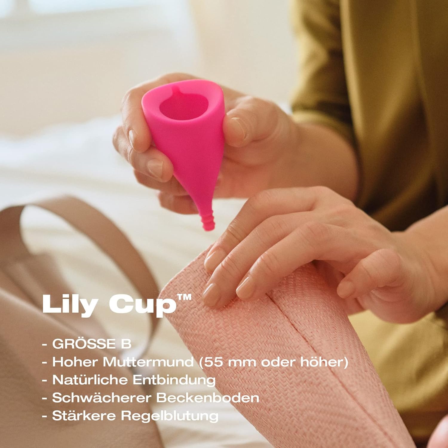 INTIMINA Lily Cup, superweiche Menstruationstasse (Größe B) – Bild 4